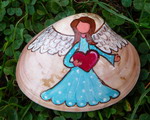 Malování na kameny - anděl se srdcem a čtyřlístkem (andel.jpg)